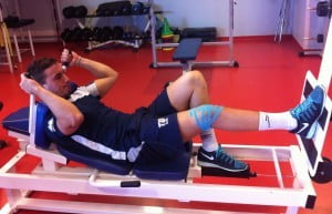 Arthur travaille sur son genou blessé - rugby à xiii