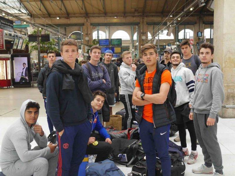 Départ à la gare