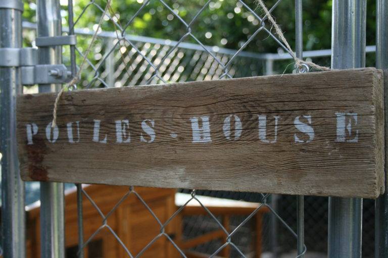 poule house - accession
