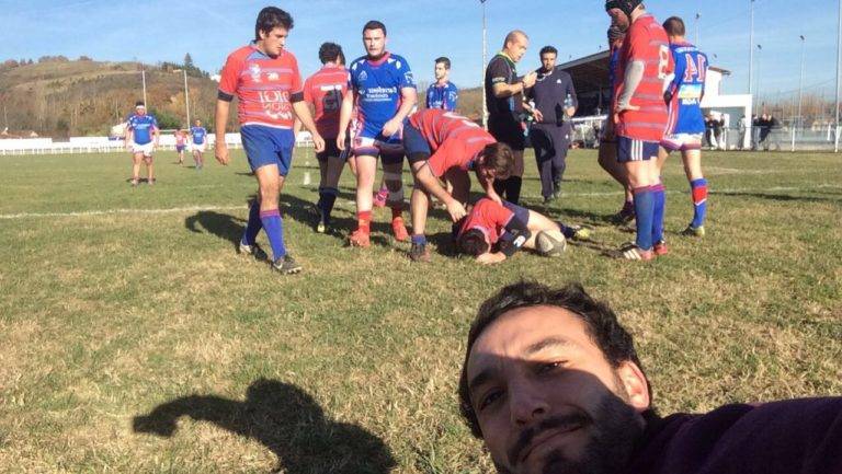un selfie insolite du week end dernier. Durant le match de la B de Montesquieu un essai du TUC en direct - opération