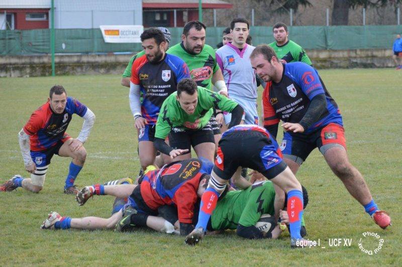 Les verts de Villeneuve pris dans la tenaille de Cazères-Le Fousseret (photo Raoul Denax)