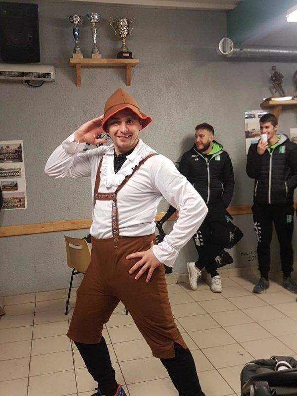 Cagolin du jour pour s'etre endormi pendant le discours du coach d'avant match quint