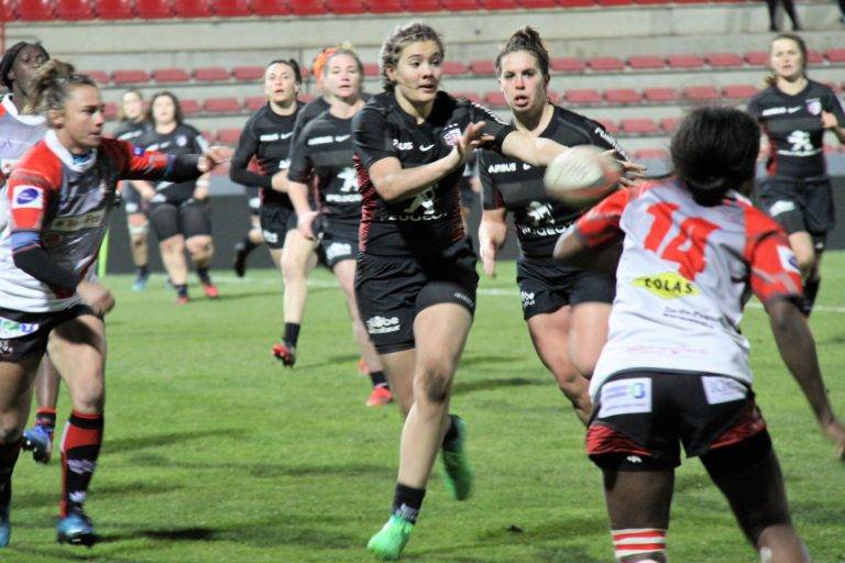 Charlotte Rufas écarte le ballon