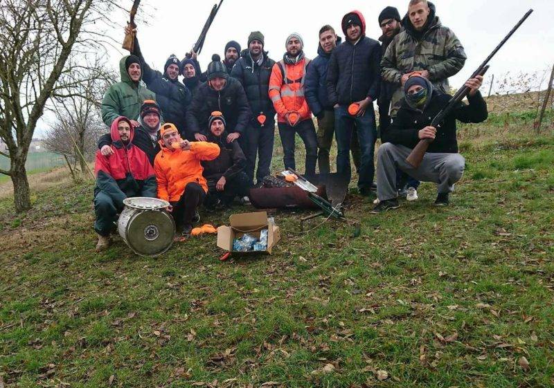 lezat sur leze on vous envoi une photo de notre journée trois quarts. Journée ball trap