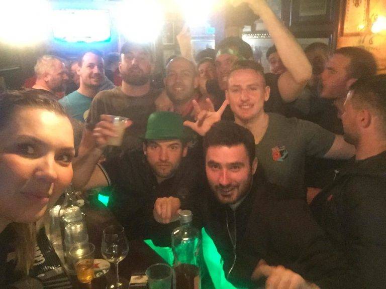Quand une Tournefille travaille au Brennans apres le match au lieu de faire la 3e mi temps Mais se retrouve à celle des joueurs vainqueurs du jour de Cugnaux   La Saudrune