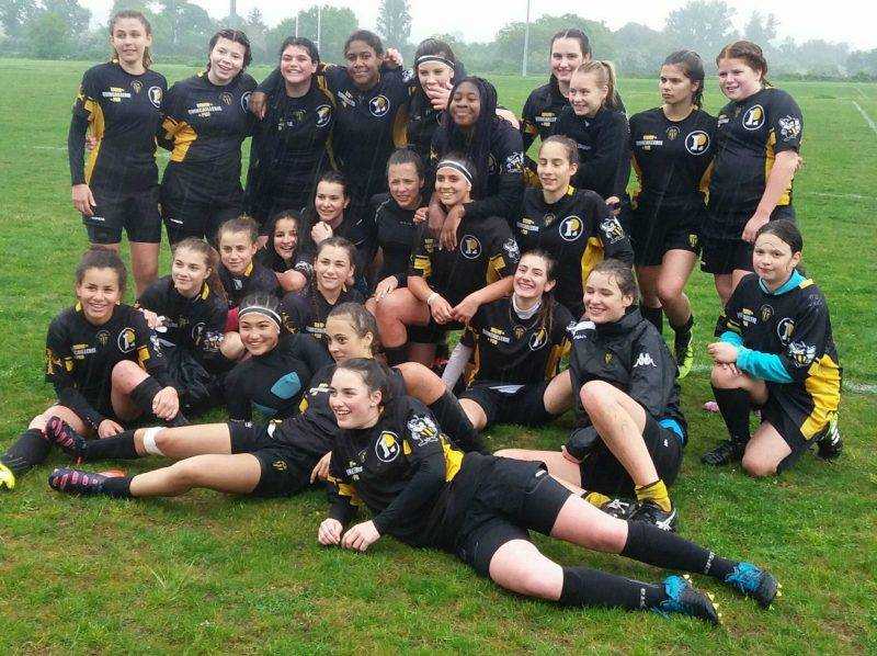 minimes féminines du Sporting club Albigeois après leur victoire contre l équipe de Montpellier