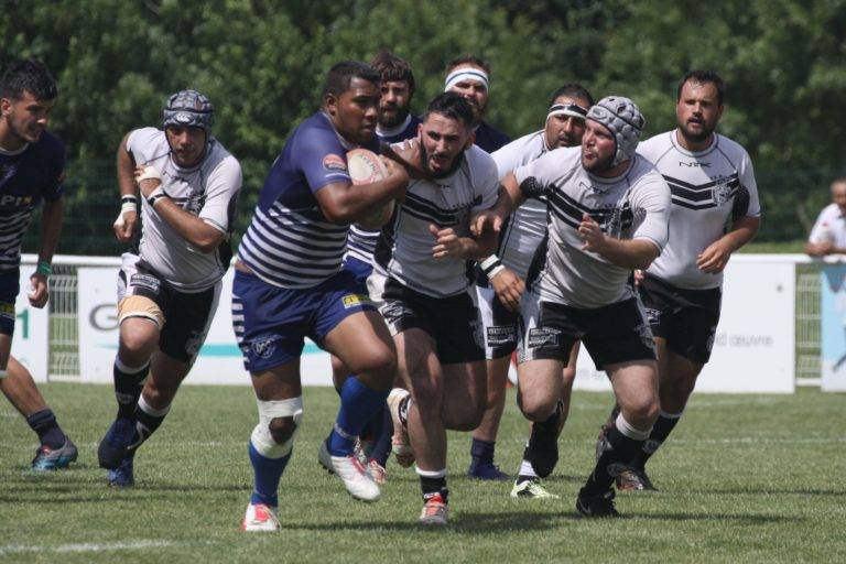 Tous derrière et lui devant (Mailagi)