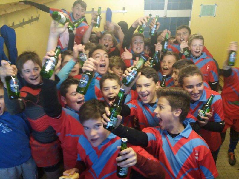 Victoire des U14 de Leguevin célébrée presque comme les grands Biere sans alcool