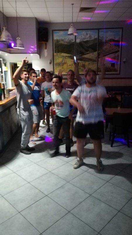 Haut salat arrose la victoire