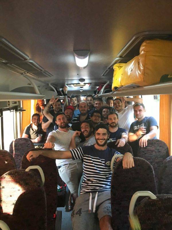 La save a l’arrière du bus