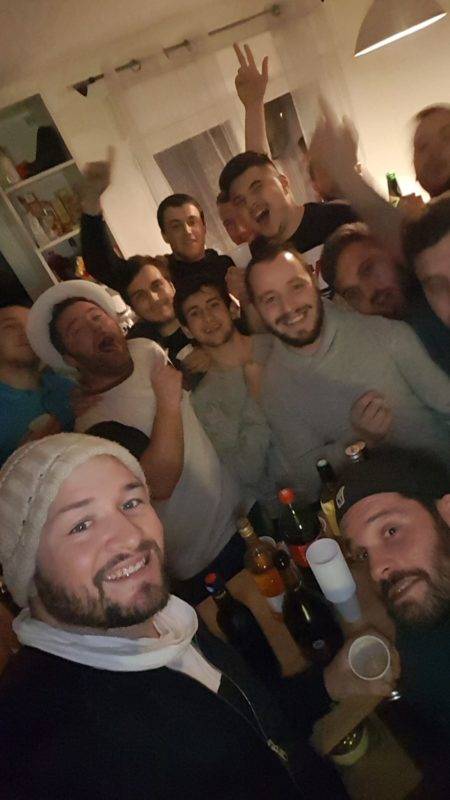 Le Rugby de Mazeres c'est retrouvé chez l'emblématique Chicken après sa victoire à Louey Marquisat #mercichicken