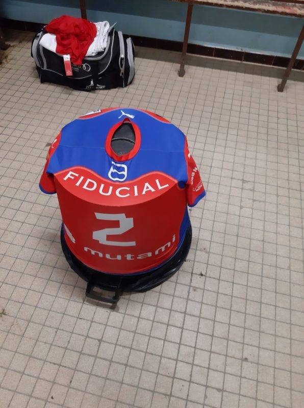 Kevin Loze alias le Kube qui se tient bien à table est obligé de détendre le maillot TLA XV