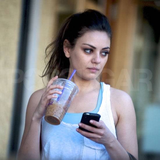 Pictures Mila Kunis Drinking Iced Coffee L interview décalée de Steve Acacio Vinassan
