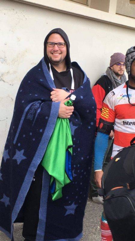 l’après match à Argeles Sur Mer contre La Valette en F2, il fait un petit peu froid Mais Denis le pilier sait qu’il faut se couvrir
