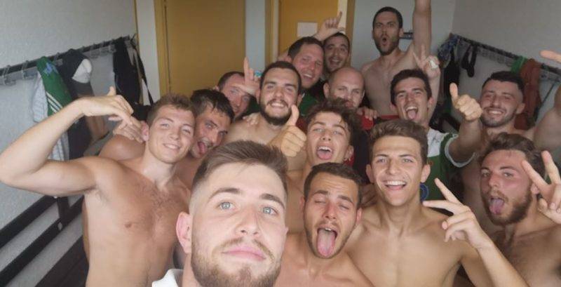 Premier selfie de la B de Labastide Beauvoir qui gagne 31 24 à Carbone
