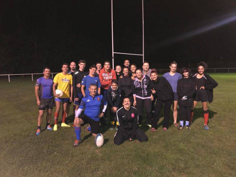 La section 5 Touch Rugby du Rugby Olympique Planais solidaire avec l'association Movember.