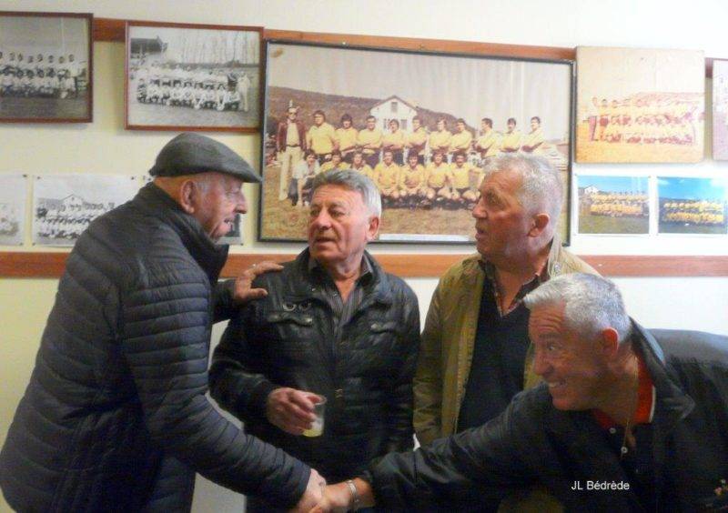 Au club house de Lavelanet lors de la réception d'après match SL   US Foix, avec son ancien coéquipier au SL des années 70 Roger Marquis.