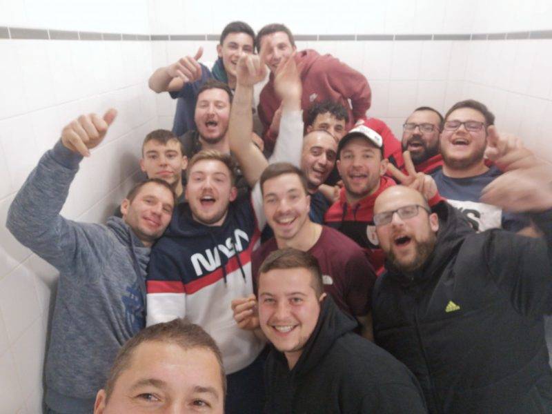 Selfie dans les WC à Montauban nord