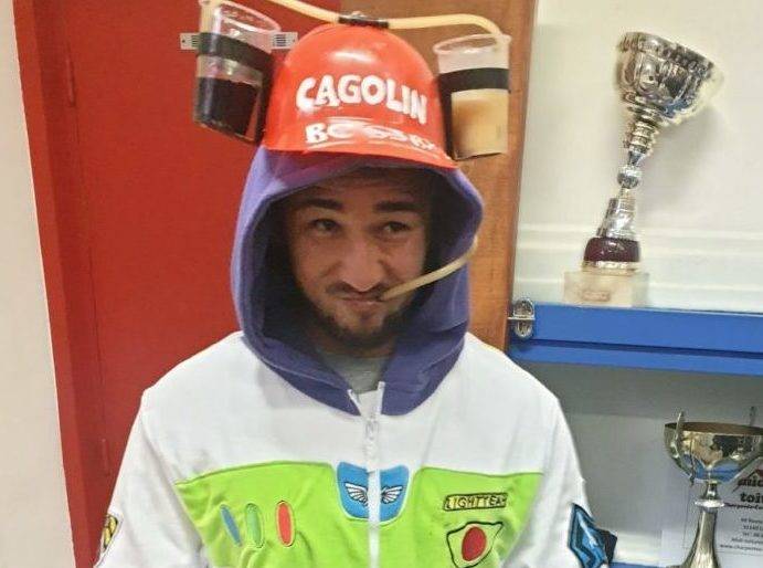 Anthony de masseube sur une chandelle qui a atterie dans nos 22 m il fait un mark est la joue en drop degeullasse scaled e1582213362417 - cagolins