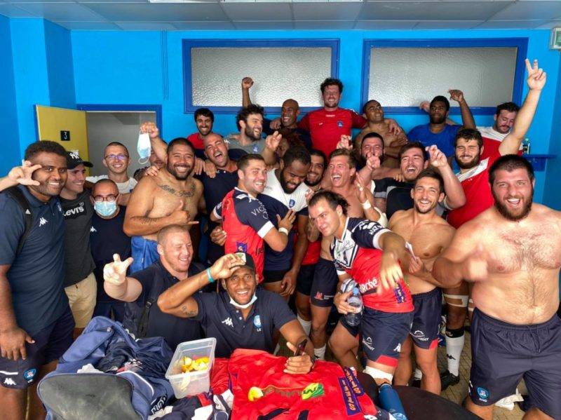 Cognac Saint Jean d'Angely s'impose 34 30 contre Suresne et reprend ses bonnes habitudes d'après victoire avec un beau selfie
