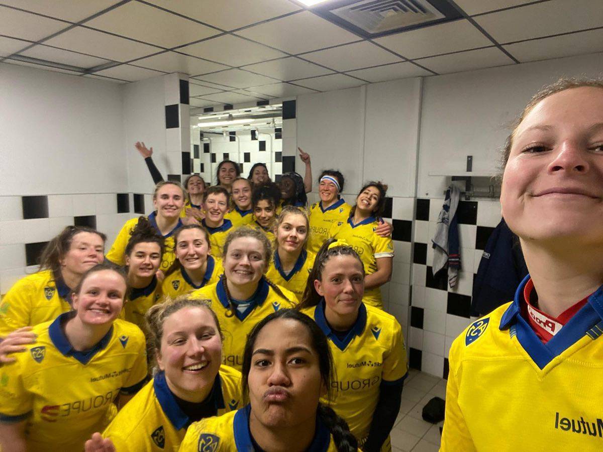 selfie asm romagnat - féminine