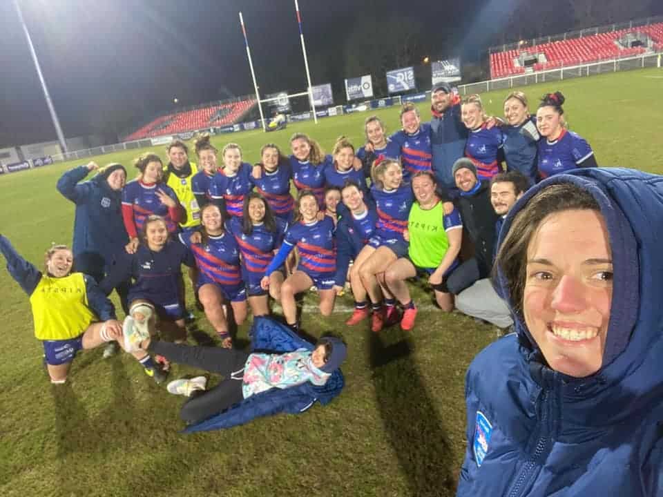 Les feminines de Limoges tout sourire apres leur victoire au forceps a Dijon en Elite 2 - selfies