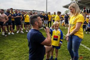Insolite (vidéo) : une demande en mariage à la fin du match