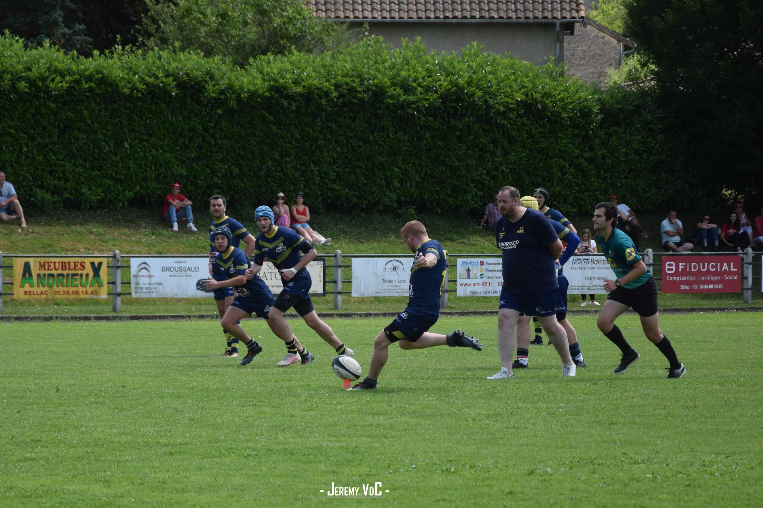 Le buteur du RCVV a permis aux siens de rester au contact après le premier essai adverse (crédit photo Jeremy VdC)