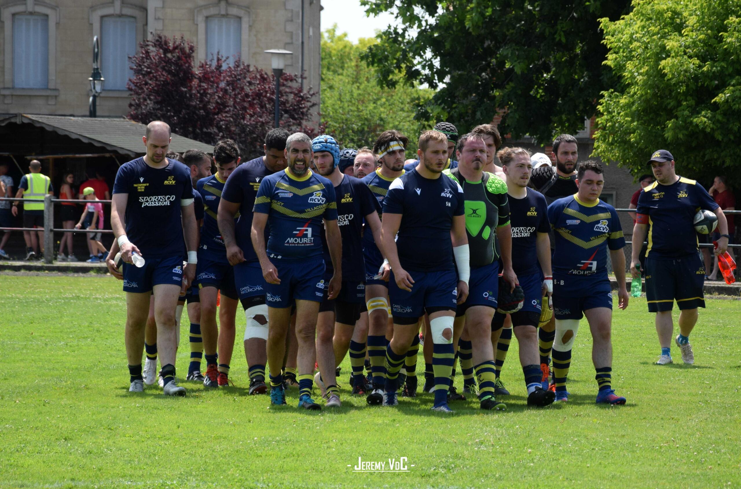 Beaucoup de motivation lors du retour aux vestiaires (crédit photo Jeremy VdC)
