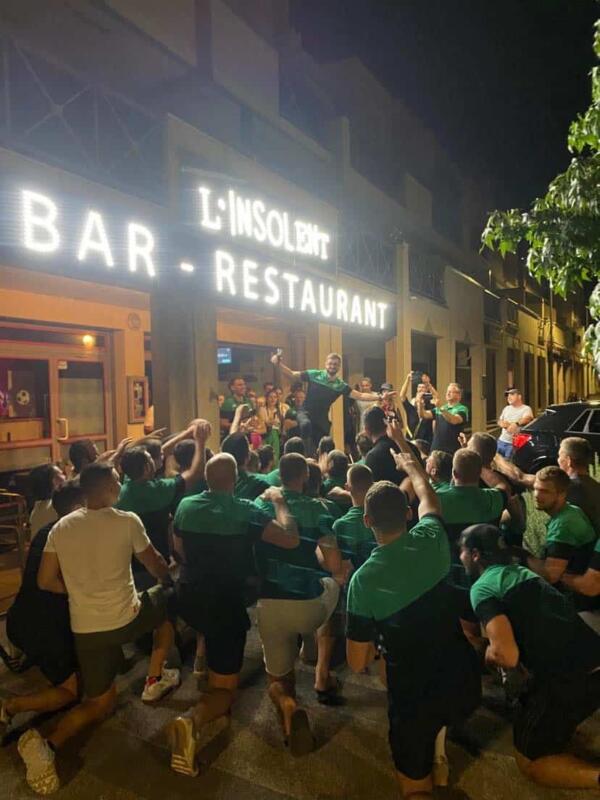 Victoire du Levezou à decazeville pour le derby arnaud auteur du drop vainqueur adoubé par toute son équipe