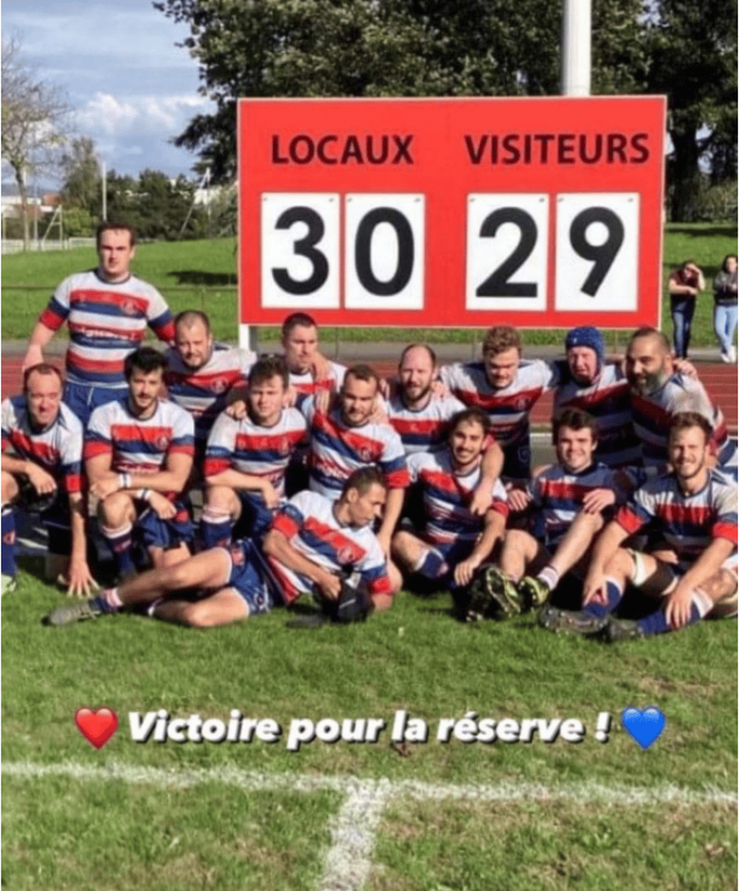 Première victoire de la saison pour la réserve du Vélo Sport Nantais contre le Rugby Olympique de Cholet, 30 à 29, sur un drop à la 80eme.