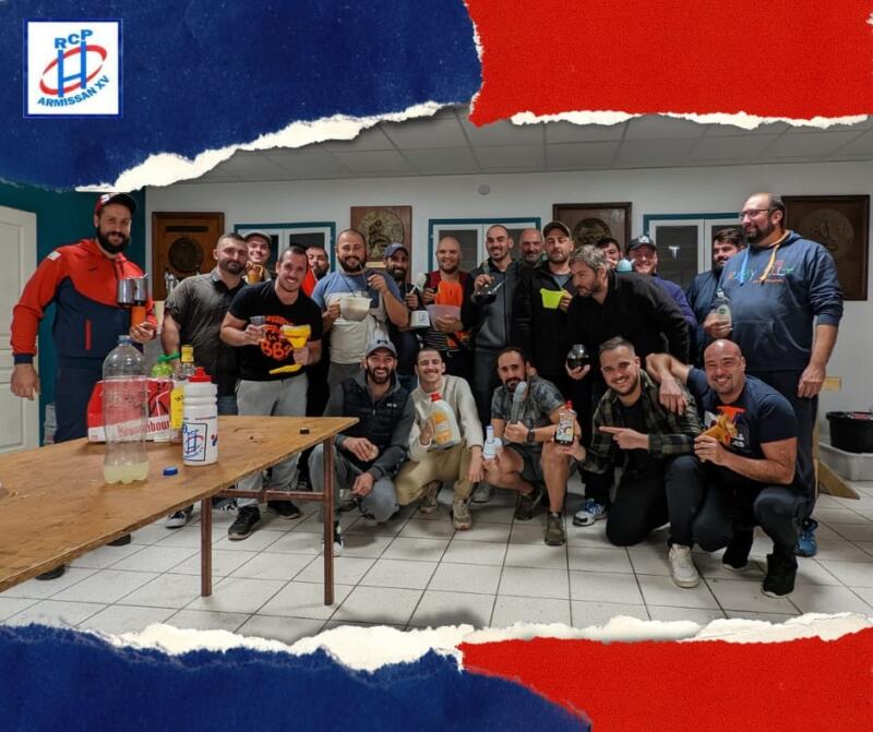 racing clape plage armissan Footing commando dans la Clape à la frontale et soirée à thème tout sauf dans un verre pour les renards, histoire de souder davantage le groupe.