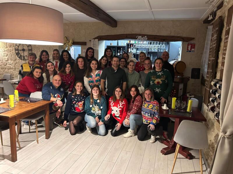 Repas de Noël au restaurant Les Deux Gourmands pour les filles de l’US Montréalaise