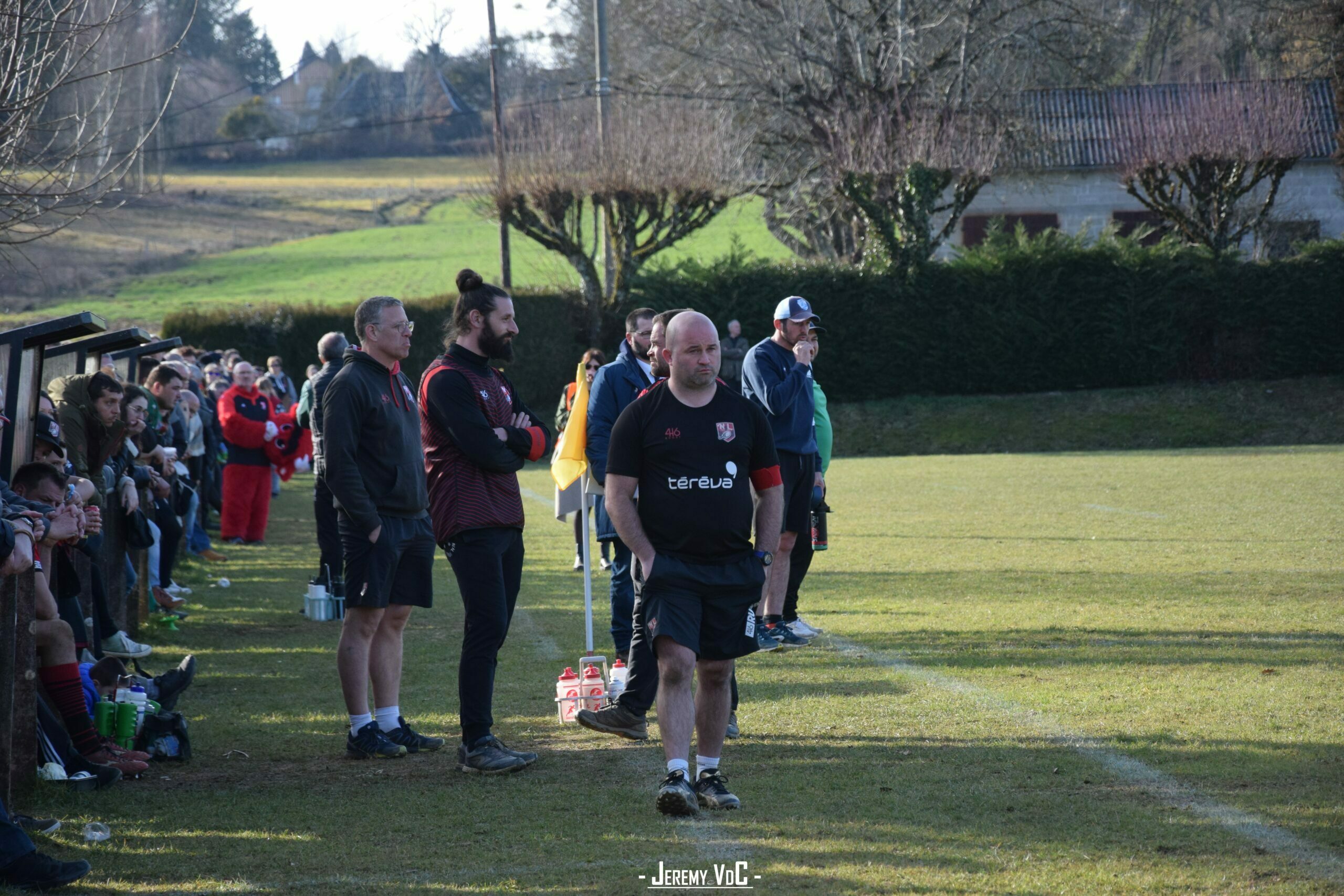 Les entraîneurs Rouge et Noir ont été crispés durant la première heure, avant de savourer leur succès (crédit photo Jeremy VdC)