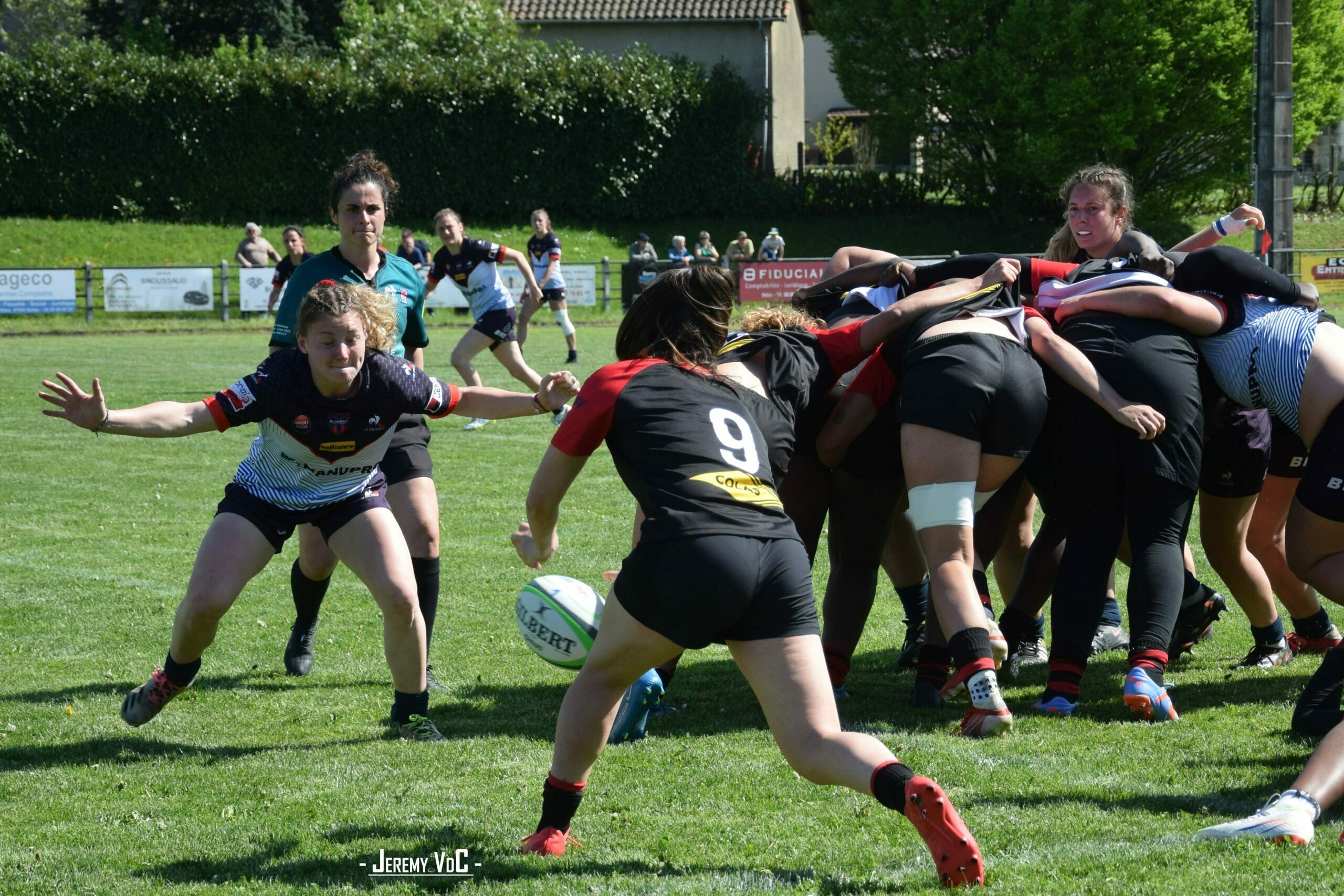 La pression défensive de Blagnac a souvent empêché Bobigny de développer son jeu (crédit photo Jeremy VdC)