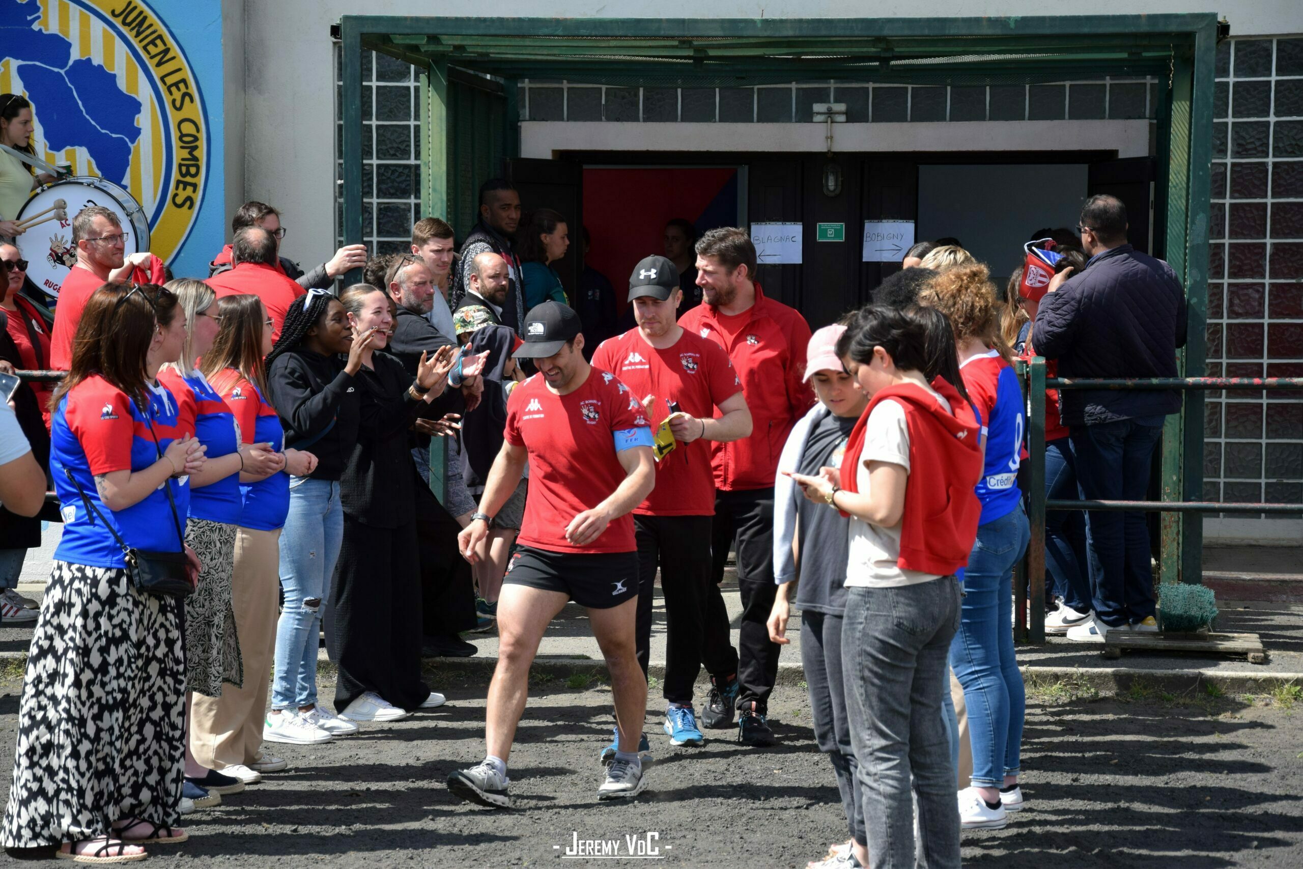 Sebastien Souqué (en troisième position) et son staff vont avoir à coeur de bien finir la saison après ce revers (crédit photo Jeremy VdC)