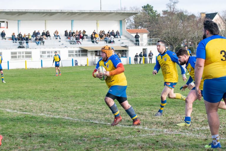 Les Jaune et Bleu du COP espèrent bien pouvoir jouer leurs matchs à domicile, comme ici contre Rezé la saison passée, dans de bonnes conditions (crédit photo club)