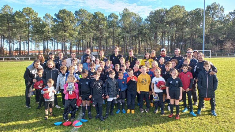 École de Rugby l UA Mimizan a organisé un entraînement ouvert à tous en présence de 3 joueurs pro
