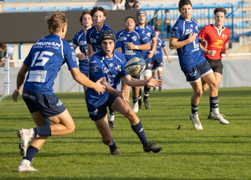 Juniors Élite Crabos Colomiers Montauban en avant toute 