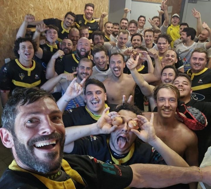 Victoire très serrée 26 25 de la B de l’EOLL ou RC Launion pour les intimes Qui ont invités les valeureux villeneuvois à poser avec eux pour l’occasion
