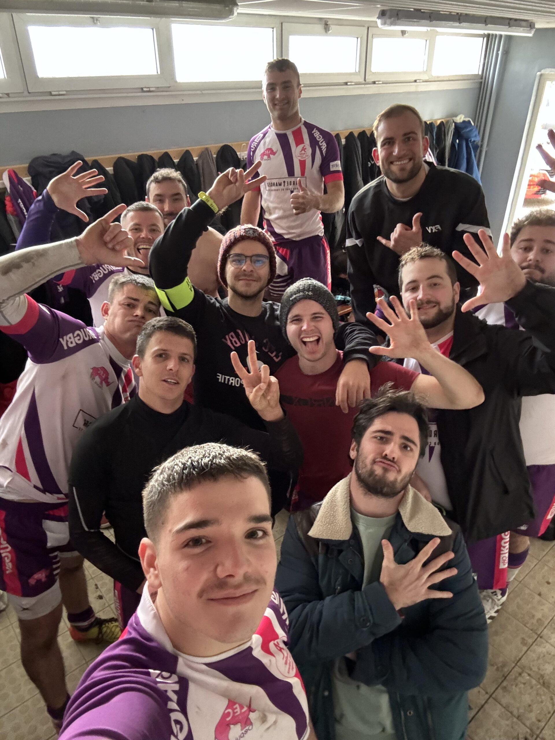 La réserve du Limoges EC continue sa bonne saison avec une victoire à Bellac 131-12. Ils remercient d'ailleurs les valeureux joueurs Bellachons pour avoir aligner une réserve malgré les absences et pour n'avoir jamais fermé le jeu durant la partie