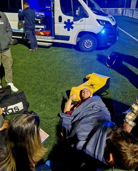 Décalé : Lucas, maffré, sous morphine, n'oublie pas de draguer 