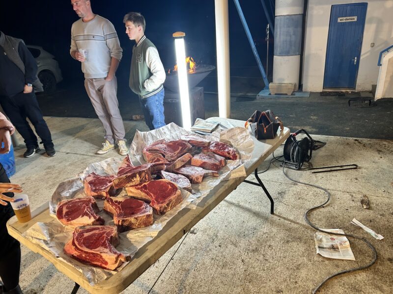 Carnets de croûte : les serial braiseurs du COC, copains comme cochons