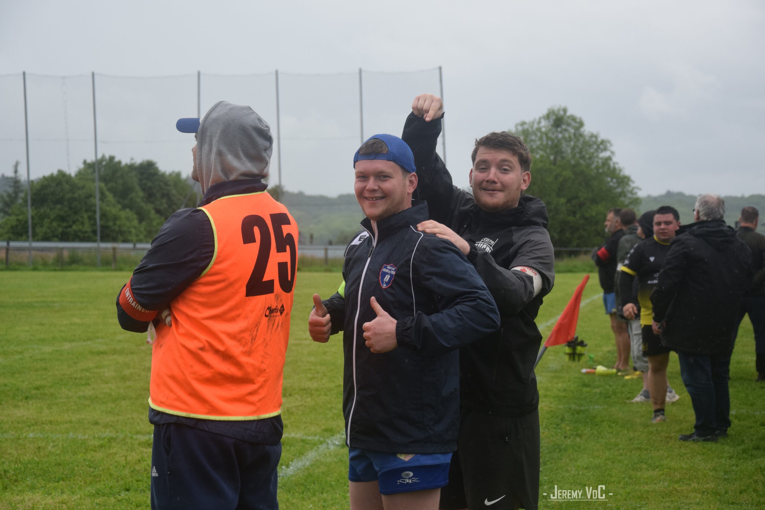 "Et qui c'est qui est déjà passé dans les Maffrés de Rugby Amateur cette saison ?" (crédit photo Jeremy VdC)