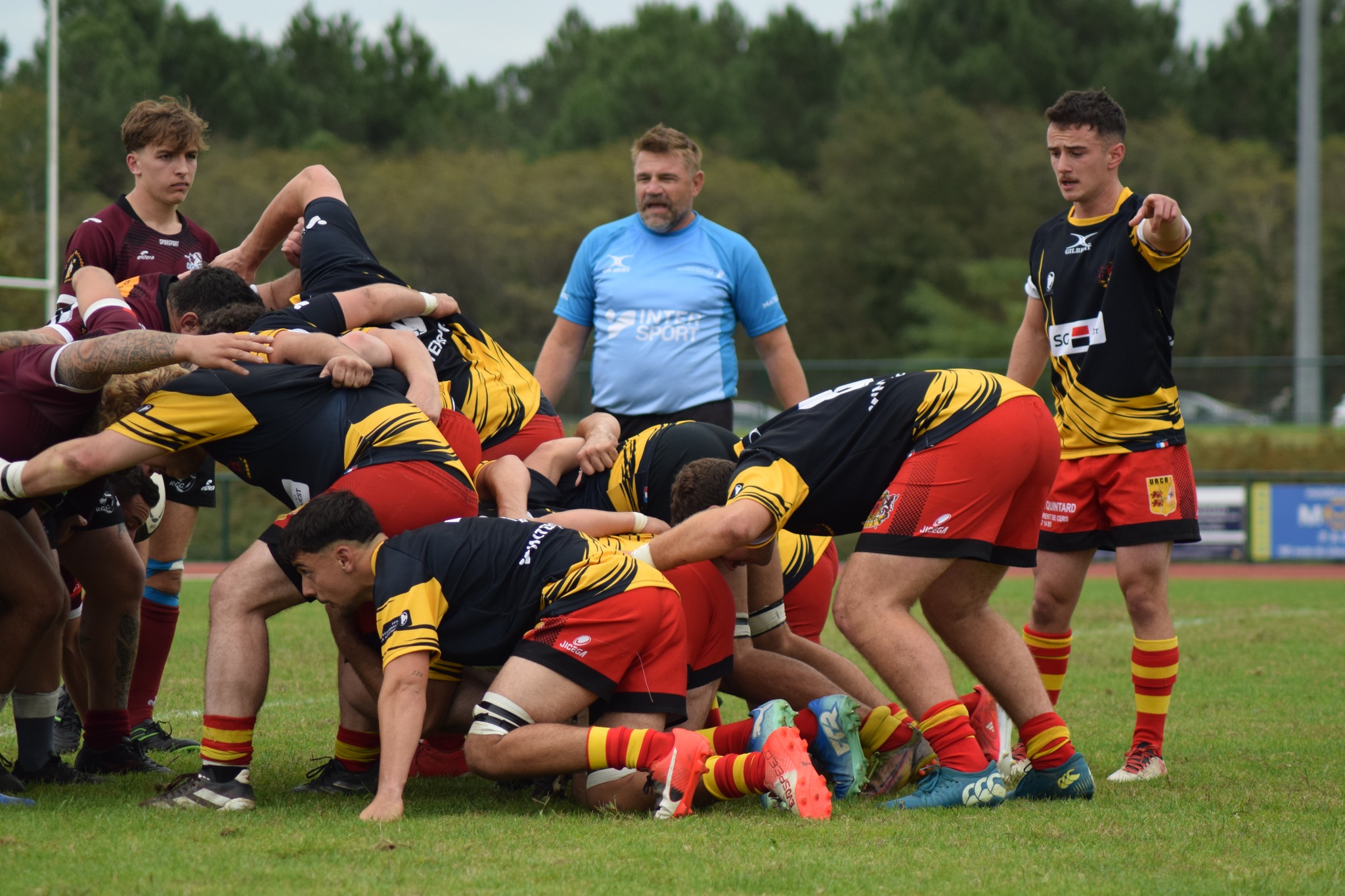 "Le programme ? C'est par là-bas" (crédit photo Union Roumazières Chabanais Rugby)