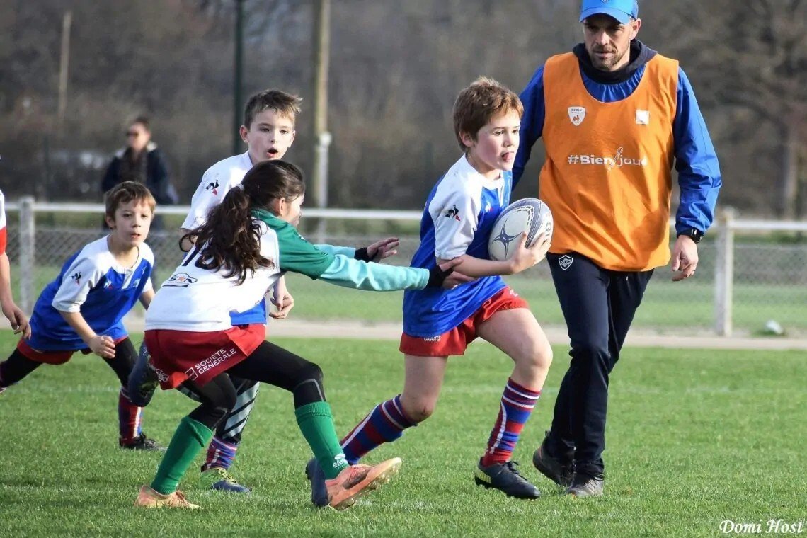 327037497 511018867803111 5954060163270928849 n 1140x760 1 - feuille, FFR, école de rugby