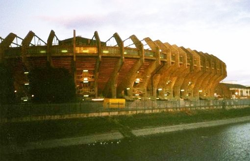 Cardiff Arms Park — Source : Wikimedia Commons