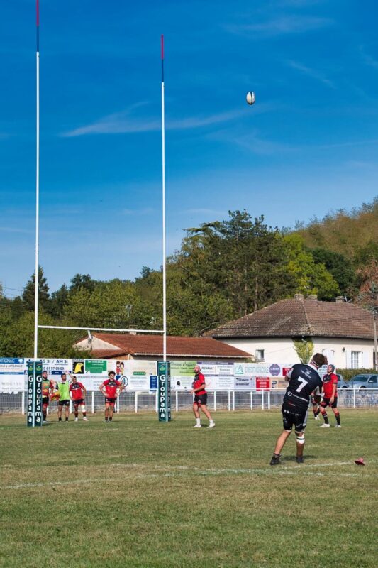 Tom Monge (VAL XV) : capitaine, 3ème ligne, buteur… l'histoire atypique d'un guerrier au pied d'orfèvre